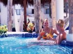 buenaventura_hotel__y_y_beach_club_jacuzzi.jpg