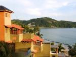 club-intrawest-zihuatanejo-playa.jpg