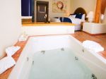 club-regina-los-cabos-Suite-Jacuzzi.jpg