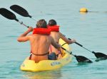 holiday-inn-beach-resort-puerto-vallarta-kayak.jpg