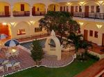 holiday-inn-veracruz-centro-historico-patio.jpg