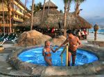 las-palmas-by-the-sea-jacuzzi.jpg