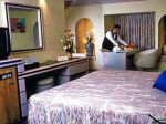 mision-express-zona-rosa-room.jpg